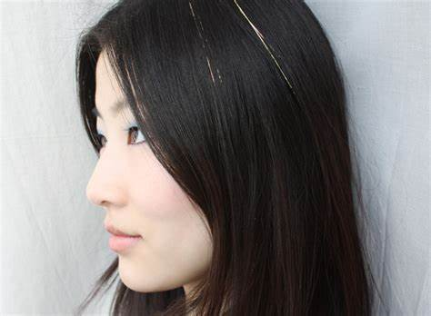 Hair Tinsels: A Sparkly Trend Taking Over